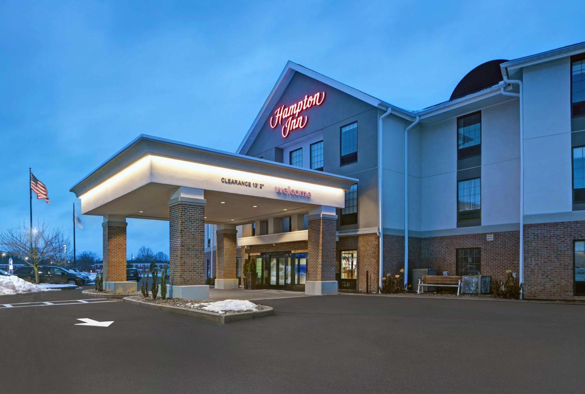 Hampton Inn Westfield Exterior foto